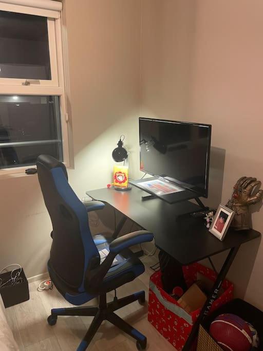 Beautiful Apartment Near Airport Njarthvik 외부 사진